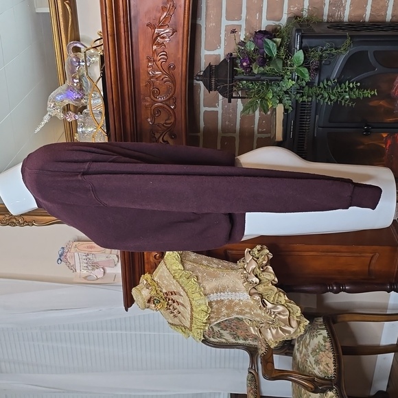 Brandy Melville Crewneck Sweatshirt OS Burgundy - Picture 3 of 5